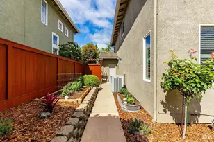 461 Aspinwall Dr, Benicia, CA 94510 - Photo 59