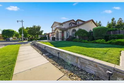 3892 Doral Drive, Fairfield, CA 94533 - Photo 3