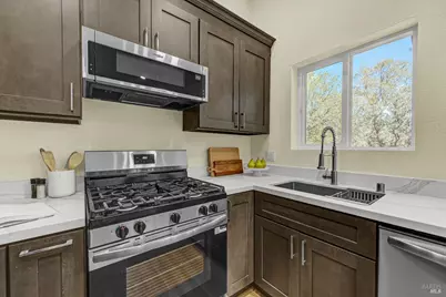 19331 Moon Ridge Road, Hidden Valley Lake, CA 95467 - Photo 17