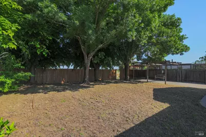 567 Shannon Drive, Vacaville, CA 95688 - Photo 21
