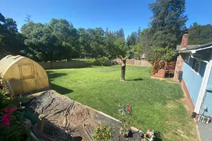 1725 E Madrone Dr, Ukiah, CA 95482 - Photo 23