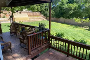 1725 E Madrone Dr, Ukiah, CA 95482 - Photo 23
