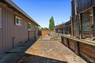 455 W M Street, Benicia, CA 94510 - Photo 33