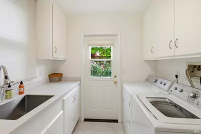 1011 Woodlawn Drive, Napa, CA 94558 - Photo 23