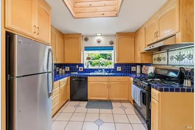 1011 Woodlawn Drive, Napa, CA 94558 - Photo 11