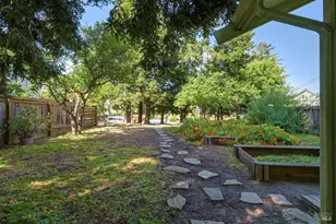430 W J St, Benicia, CA 94510 - Photo 25