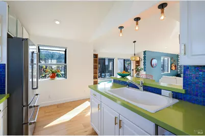 38 S 40 Dock, Sausalito, CA 94965 - Photo 17