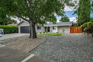 2495 Carnation Dr, Fairfield, CA 94533 - Photo 5