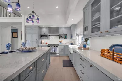 121 N Newport Drive, Napa, CA 94559 - Photo 29