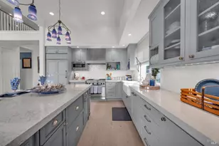 121 N Newport Dr, Napa, CA 94559 - Photo 29