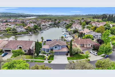 121 N Newport Drive, Napa, CA 94559 - Photo 7