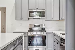2529 Filbert St, Oakland, CA 94607 - Photo 7