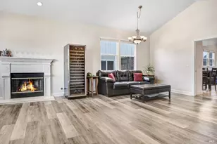 888 Starr Cir, Windsor, CA 95492 - Photo 3