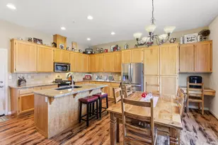 442 Muscat Dr, Cloverdale, CA 95425 - Photo 5