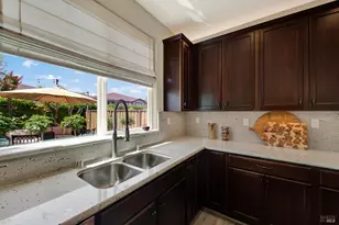 837 Erin Way, Napa, CA 94559 - Photo 27