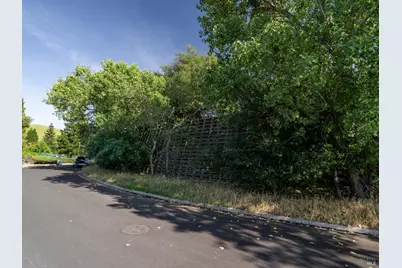 2060 Pinecrest Court, Vacaville, CA 95688 - Photo 9