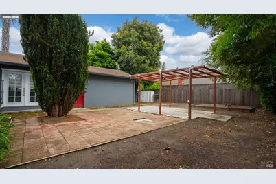 417 W 8th Street, Santa Rosa, CA 95401 - Photo 33