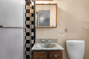 417 W 8th St, Santa Rosa, CA 95401 - Photo 17