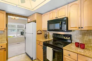 300 E H St, Benicia, CA 94510 - Photo 15