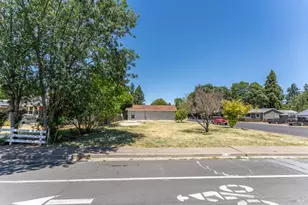 402 Grove Ave, Ukiah, CA 95482 - Photo 21