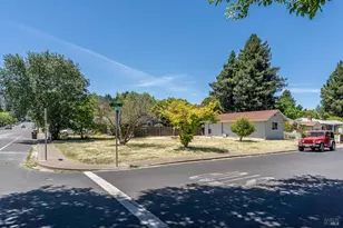 402 Grove Ave, Ukiah, CA 95482 - Photo 3