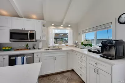 7036 Cliff Avenue, Bodega Bay, CA 94923 - Photo 15