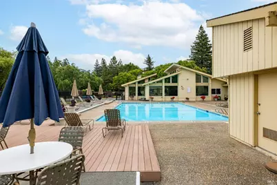 2426 Lakeview Drive, Santa Rosa, CA 95405 - Photo 35
