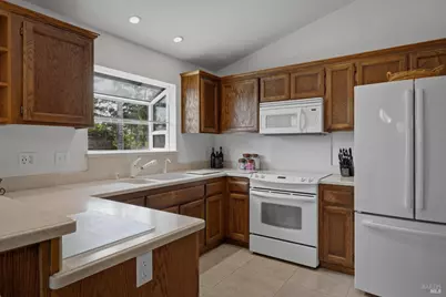 2273 White Chapel Court, Santa Rosa, CA 95401 - Photo 21
