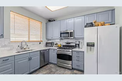 873 Turquoise Street, Vacaville, CA 95687 - Photo 11
