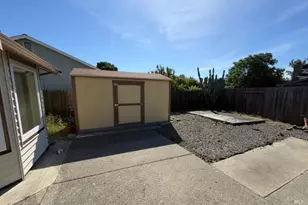 1347 Lois Ln, Suisun City, CA 94585 - Photo 15