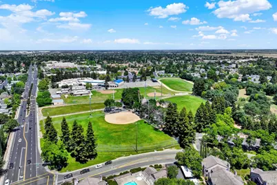 1067 Woodridge Drive, Vacaville, CA 95687 - Photo 57