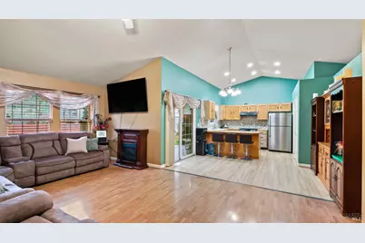 19070 Ravenhill Road, Hidden Valley Lake, CA 95467 - Photo 7