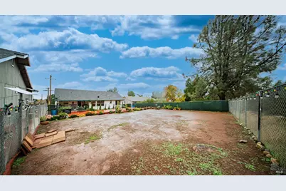 19070 Ravenhill Road, Hidden Valley Lake, CA 95467 - Photo 29