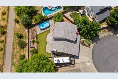 651 Shannon Court, Vacaville, CA 95688 - Photo 3