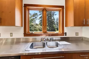 10390 Hills Rd, Mendocino, CA 95460 - Photo 11