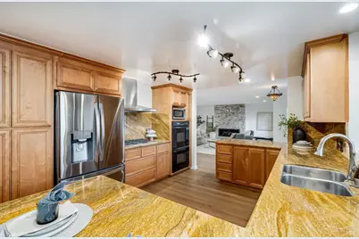 1365 W L Street, Benicia, CA 94510 - Photo 11
