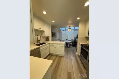 135 Nantucket Cove, San Rafael, CA 94901 - Photo 9