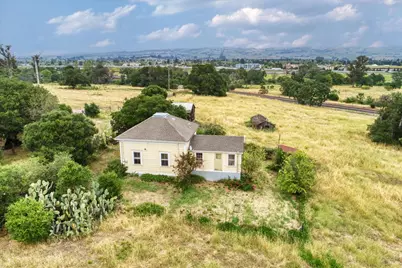 195 Cinnabar Avenue, Petaluma, CA 94952 - Photo 1