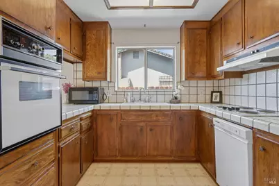 331 E Pacific Avenue, Fairfield, CA 94533 - Photo 25