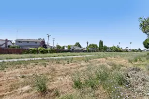 331 E Pacific Ave, Fairfield, CA 94533 - Photo 51