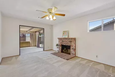 331 E Pacific Avenue, Fairfield, CA 94533 - Photo 17