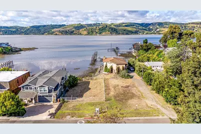 704 W I Street, Benicia, CA 94510 - Photo 1