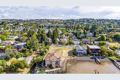 704 W I Street, Benicia, CA 94510 - Photo 15