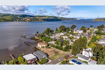 704 W I Street, Benicia, CA 94510 - Photo 13