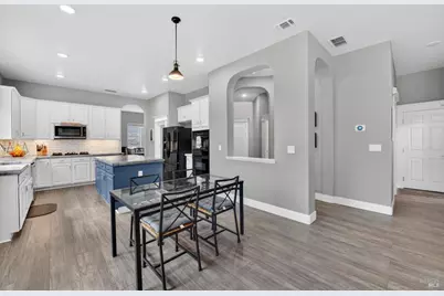 612 Pacific Grove Court, Vacaville, CA 95688 - Photo 13