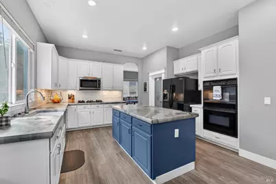 612 Pacific Grove Court, Vacaville, CA 95688 - Photo 7