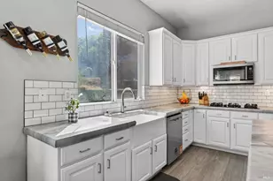 612 Pacific Grove Ct, Vacaville, CA 95688 - Photo 5