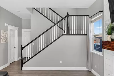 612 Pacific Grove Court, Vacaville, CA 95688 - Photo 27