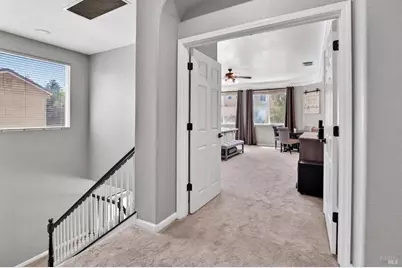 612 Pacific Grove Court, Vacaville, CA 95688 - Photo 37