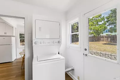 445 E H Street, Benicia, CA 94510 - Photo 25